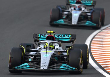 Lewis Hamilton unleashes x-rated tirade at own team following F1 mishap (VIDEO)