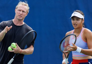 UK tennis queen sticks with Russian coach – media